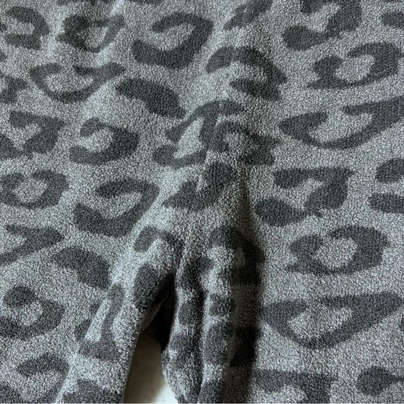 Barefoot Dreams CozyChic Ultra Lite Leopard Leggings in Medium Graphite Gray - Picture 4 of 14